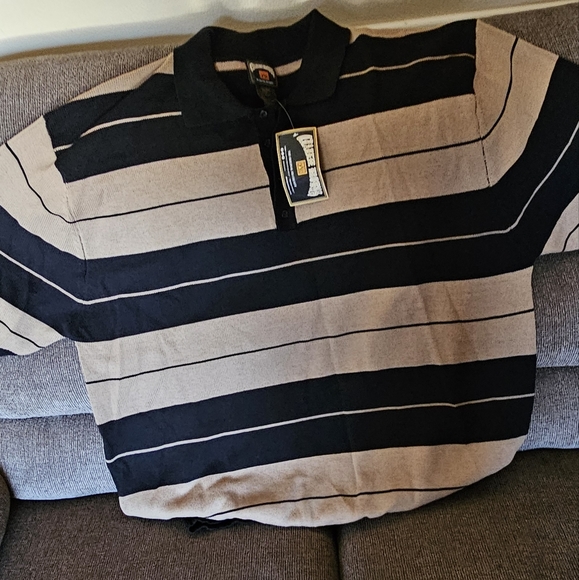 Short sleeve shirt - Picture 1 of 3